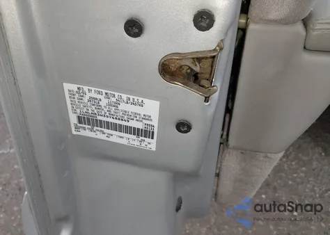 1995 Lincoln Town Car Cartier z USA, uszkodzony, nr VIN 1LNLM83W3SY688849